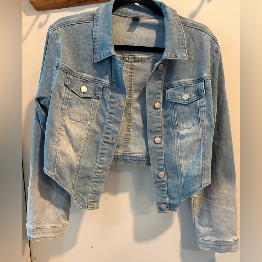 SHEIN Two-tone Pointed Bottom Front Jean Jacket